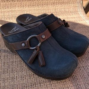 Dansko size 7 clog shoes